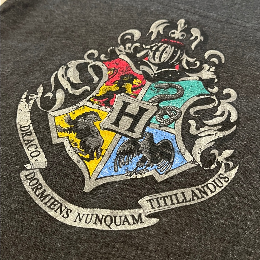 Harry Potter Hogwarts Crest Bodysuit - Picture 2 of 4